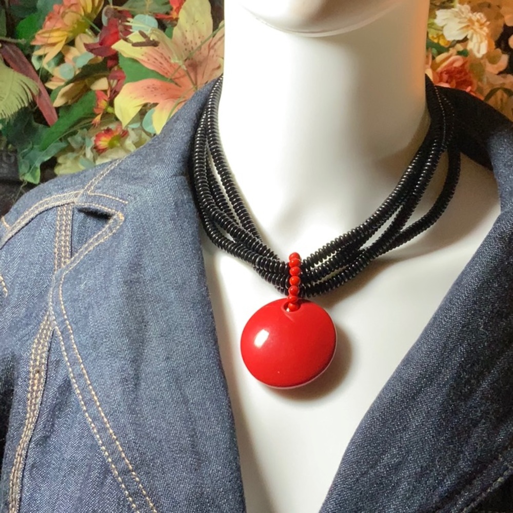 Pre-owned Red & Black  Beaded Necklace August Max